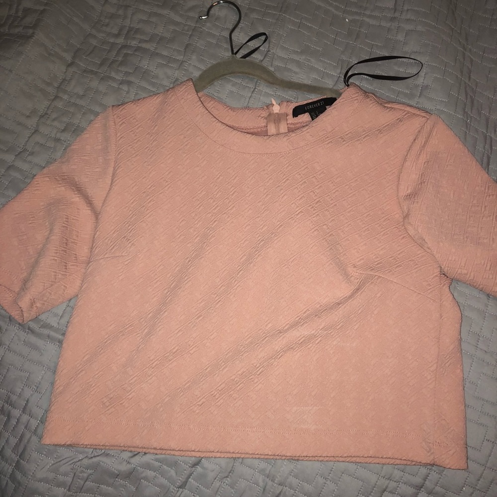 Forever 21 cropped loose powder pink shirt